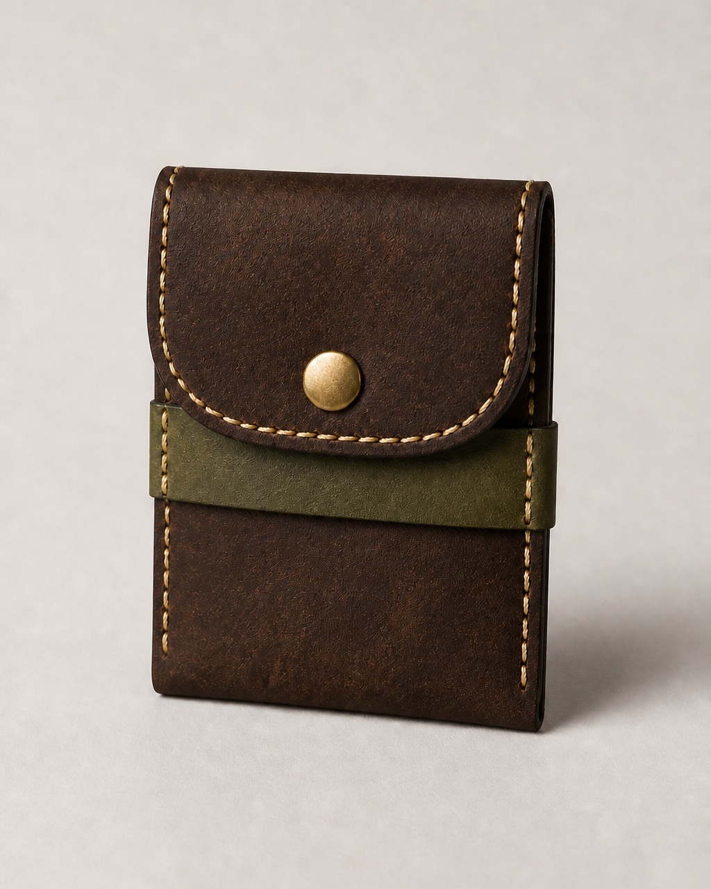 Snap pouch in walnut & olive leather